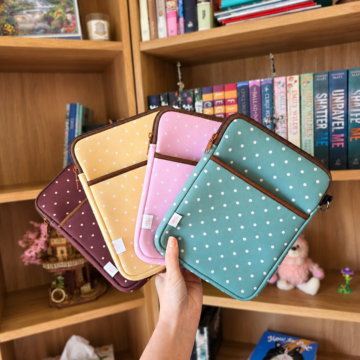 E-reader / Tablet Sleeve / Case / Book Sleeve - Brown Polka Dot