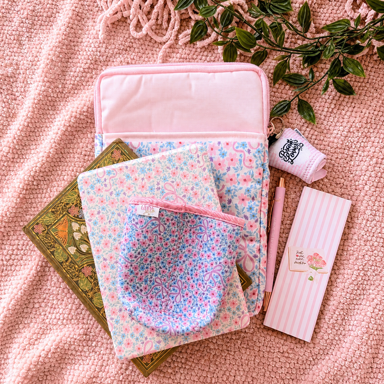 E-reader / Tablet Sleeve / Case / Book Sleeve - Floral Bow
