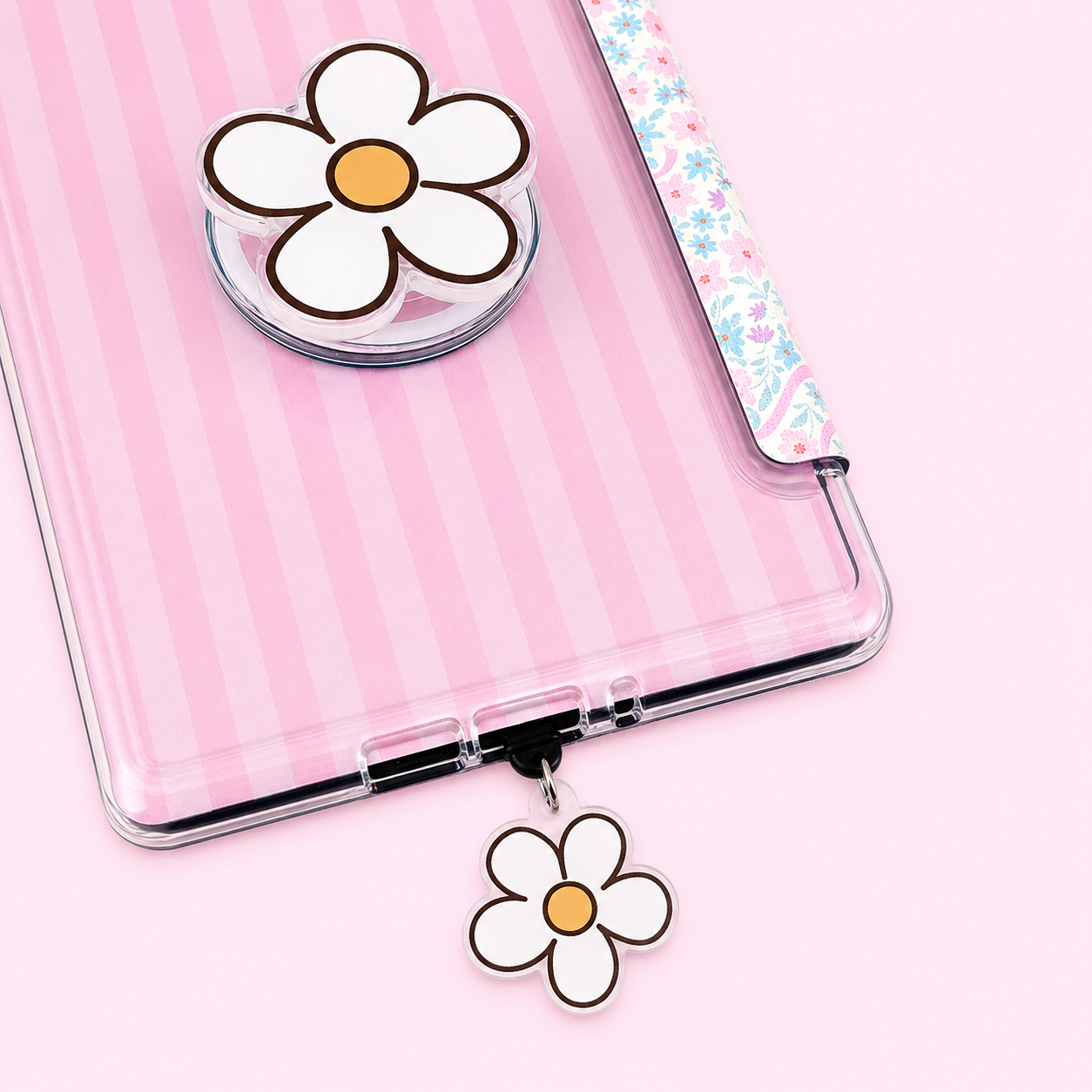 White Flower USB-C Dust Plug Charms – 3cm